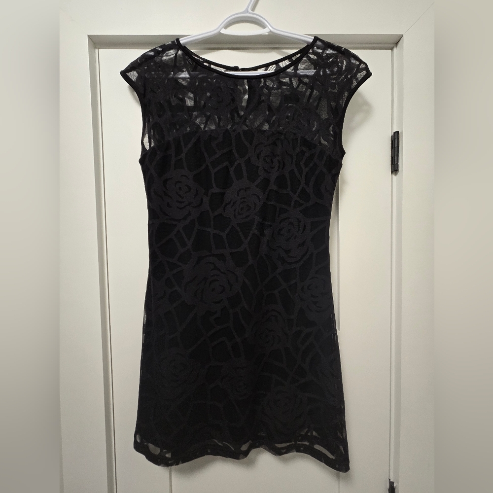 Le Chateau Black Sheath Mini Dress Sleeveless Crew Neck